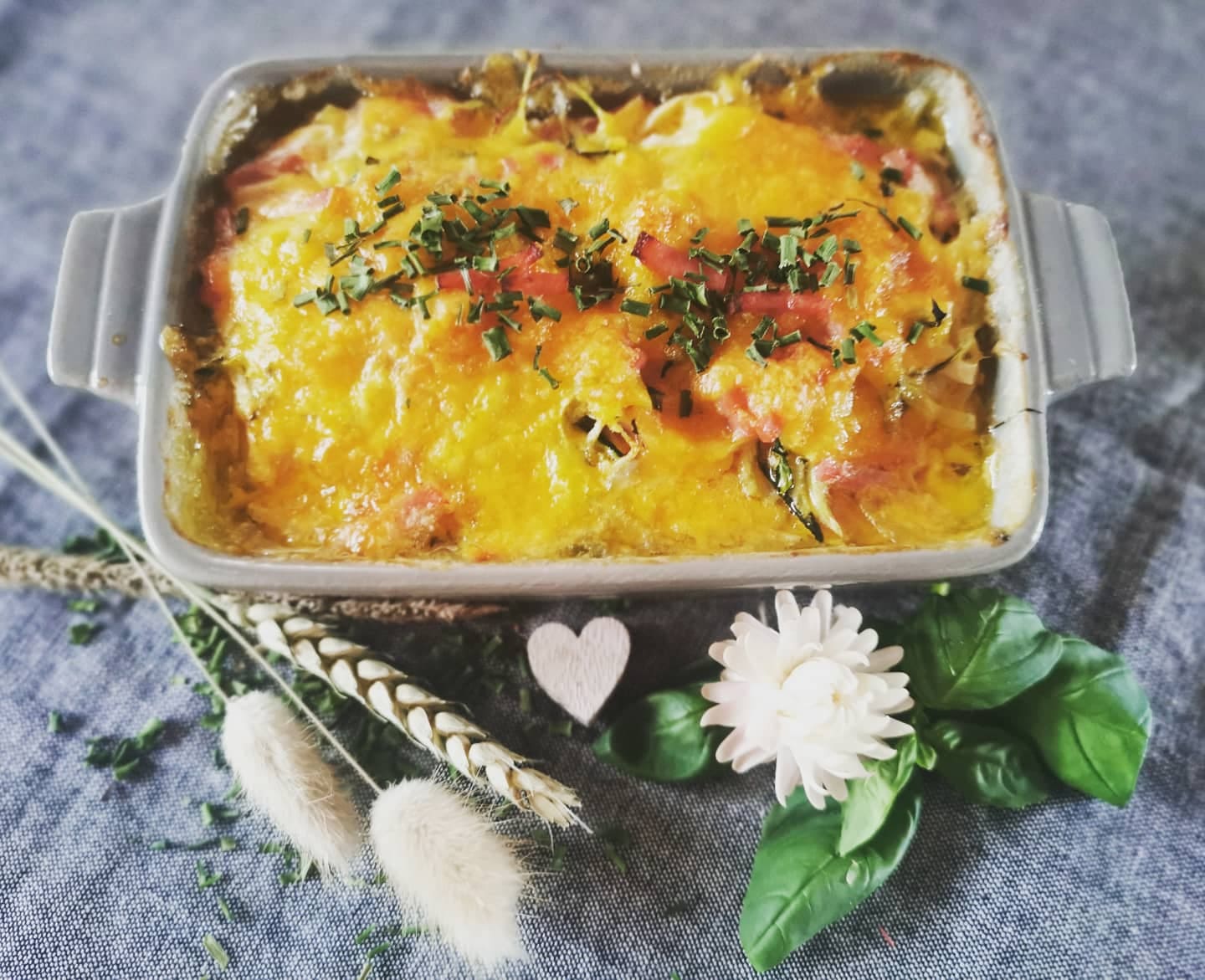 Recept: Courgetti-macaroni met romige kaassaus