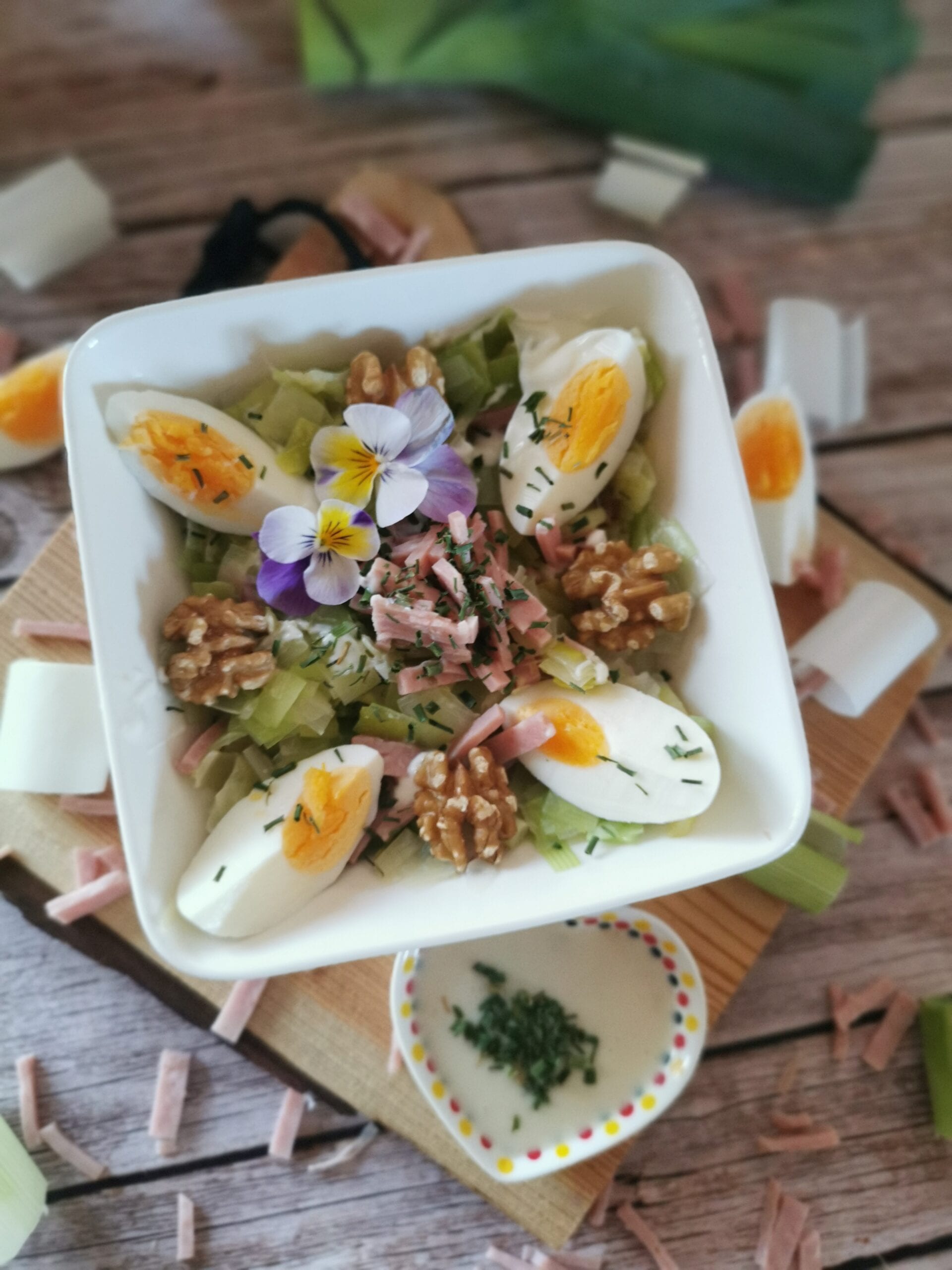 Recept: Ham-prei salade met yoghurt saus